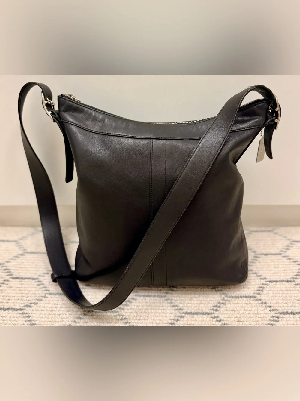 COACH Vintage Y2K Unisex Classic Black Leather Messenger Tote Crossbody Handbag